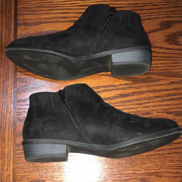 Women’s Black Suede Booties Size 7.5 M - Picture 9 of 16